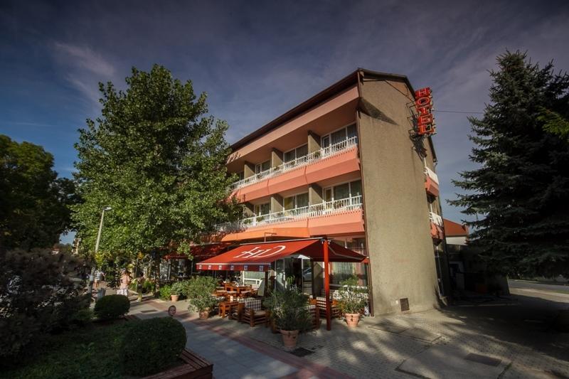 Hotel Dombóvár Exterior foto